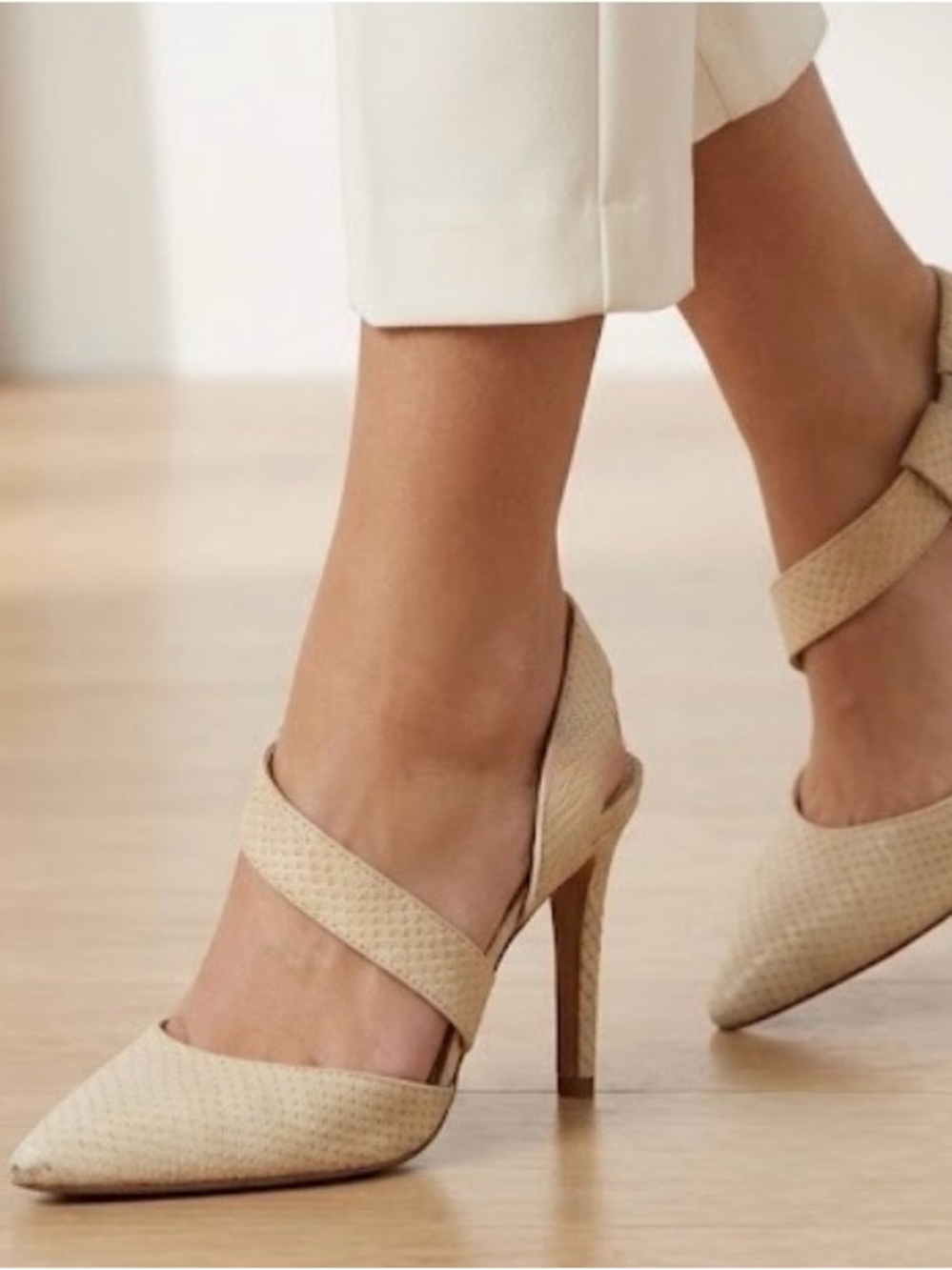 Vince Camuto Women's Tan/Beige Leather Heels Size 7, 4 1/2” Heel